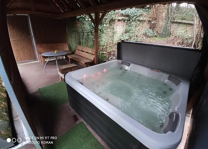 Met Sauna En Jacuzzie