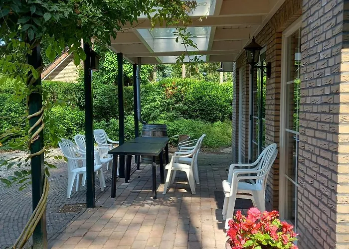 Met Sauna En Jacuzzie *