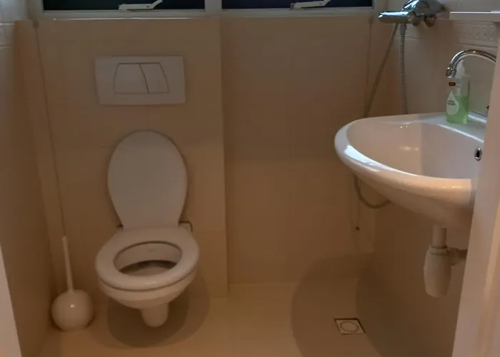 Met Sauna En Jacuzzie Semesterbostad Lunteren