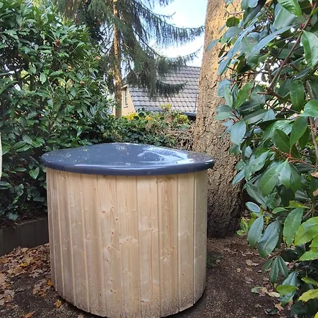 Nyaraló Met Sauna En Jacuzzie Lunteren
